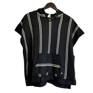 𝅺Ripzone black chevron nikki hooded poncho